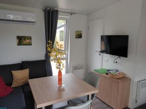 Holiday Home Tiny Haus Eulenheim by Interhome