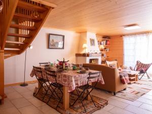 Apartment Le Mont Blanc 14 by Interhome