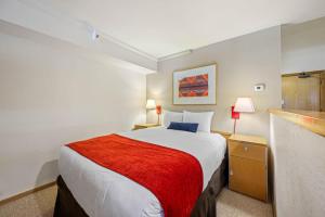 Palisades Tahoe Lodge Rentals Studio Loft #307