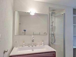 Apartment Violettes-Vacances B Apt- 429 by Interhome