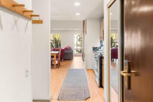 Palisades Tahoe Lodge Rentals Studio Loft #315