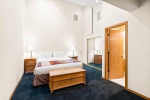 Palisades Tahoe Lodge Rentals Studio Loft #315