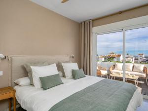 Apartment Ático Los Pelicanos by Interhome