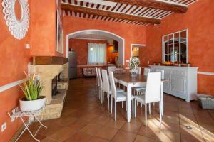 Maisons de vacances Mas de vacances classe 4 etoiles avec piscine : photos des chambres