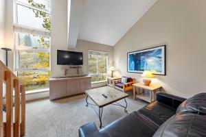 Palisades Tahoe Lodge Rentals Studio Loft #349