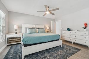 Lake House Westchase area. Heated Pool Waterfront!