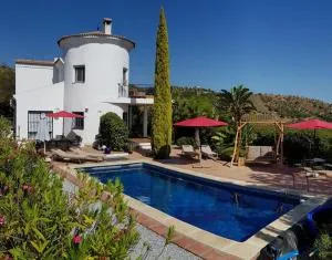 Villa Torre mit Pool und Bergpanorama - Los Romanes