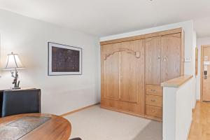 Palisades Tahoe Lodge Rentals Studio Loft #353