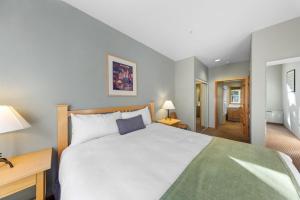 Palisades Tahoe Lodge Rentals Two Bedroom #712