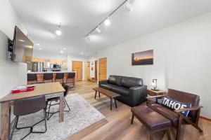 Palisades Tahoe Lodge Rentals Two Bedroom #705