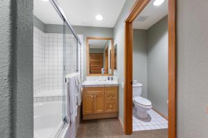 Palisades Tahoe Lodge Rentals Two Bedroom #712