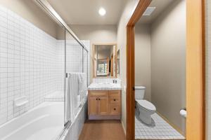 Palisades Tahoe Lodge Rentals Two Bedroom #809