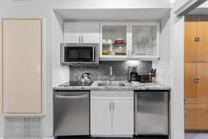 Palisades Tahoe Lodge Rentals Premium Studio #227