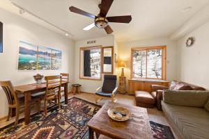 Palisades Tahoe Lodge Rentals Premium Studio #243