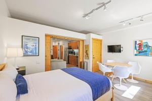 Palisades Tahoe Lodge Rentals Premium Studio #149