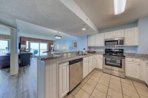 Spacious Breathtaking Oceanview Condo GA 4th Floor