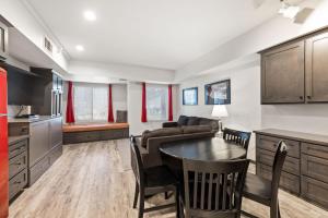 Palisades Tahoe Lodge Rentals Studio #117