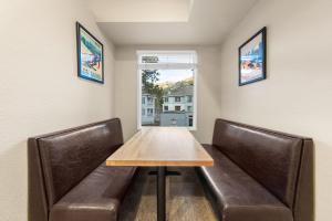 Palisades Tahoe Lodge Rentals Studio #211