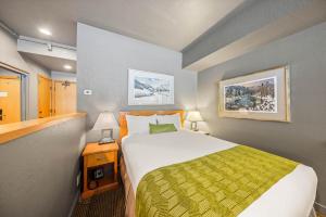 Palisades Tahoe Lodge Rentals Studio #225