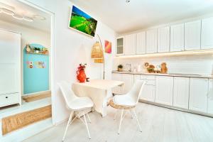 Exotic Jungle-Inspired Oasis