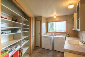 The Flying Whale-MountTabor.