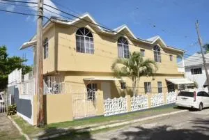 Aileen Palm Cove Ja - Ocho Rios