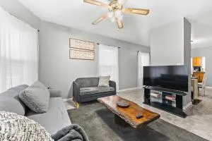 Sleeps 5 near ferry, train to Boston and downtown 3br apartment - 福尔里弗