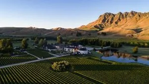 Craggy Range Luxury Vineyard Retreat - Te Awanga