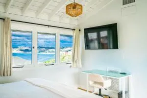 Blue Water View Condo in Prime Coastal Locale - La Jolla