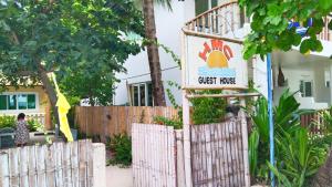 HMC GUESTHOUSE -Malapascua Island Air-conditioned Room #1