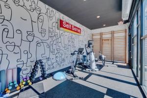 The Hive 102 King with Balcony Pet Friendly