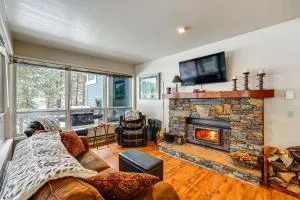 Meadow Creek Golf Resort Condo Skiing and Lake Life - New Meadows