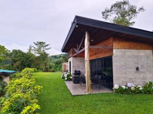 Espectacular Cabaña Moderna de Montaña + Bosque Nuboso +Wifi