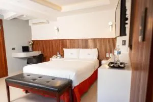 阿特纳斯酒店 - El Morro