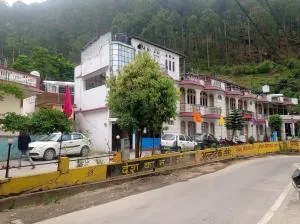 Hotel diyaraj barkot sarukhet - Barkot