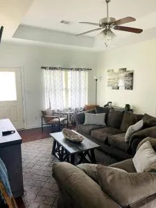 Private Cottage Moments away from Downtown Pensacola/Beach - Foley