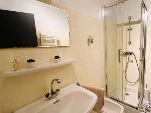 Appartement rénové à Fouesnant, 4 pers. à 50m de la plage de Cap Coz, parking privé - FR-1-481-155