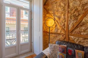 Old Town Chiado Balcony AirCon by LD Apartments