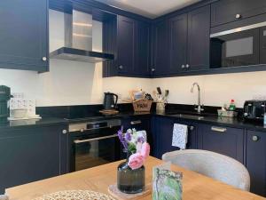 Private 2 Bedroom Apartment at Woodland Retreat