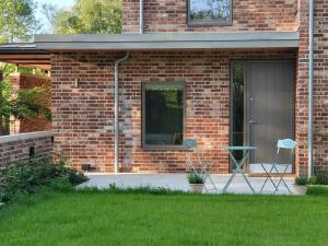 Private 2 Bedroom Apartment at Woodland Retreat