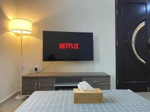 Okaasan's House - Kampung Raja