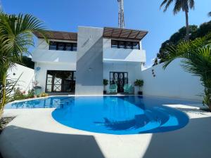 Casa AbrahamMya Playa Linda 3 bed home with pool.