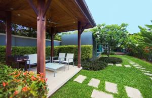 Вилла с бассейном на Най Харн, 2 спальни G3