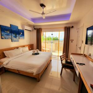 Luau Beach Inn, Maldives