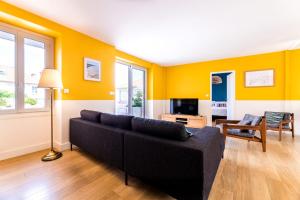 LES HALLES KEYWEEK Duplex with Terrace and Parking in Biarritz Center