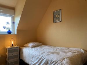 Villas 758 - Charmante maison en pierre, a quelques minutes des plages du Guen et du centre d'Erquy : photos des chambres