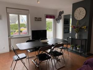 Villas 758 - Charmante maison en pierre, a quelques minutes des plages du Guen et du centre d'Erquy : photos des chambres