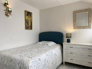 Villas 758 - Charmante maison en pierre, a quelques minutes des plages du Guen et du centre d'Erquy : photos des chambres