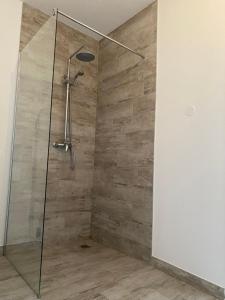 Jolie chambre indépendante, salle de bain privée Mauguio