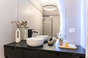 Moonlight Mountain Retreat